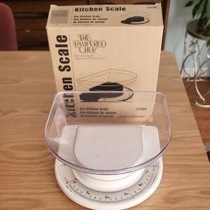 Vintage Pampered Chef Kitchen Scale